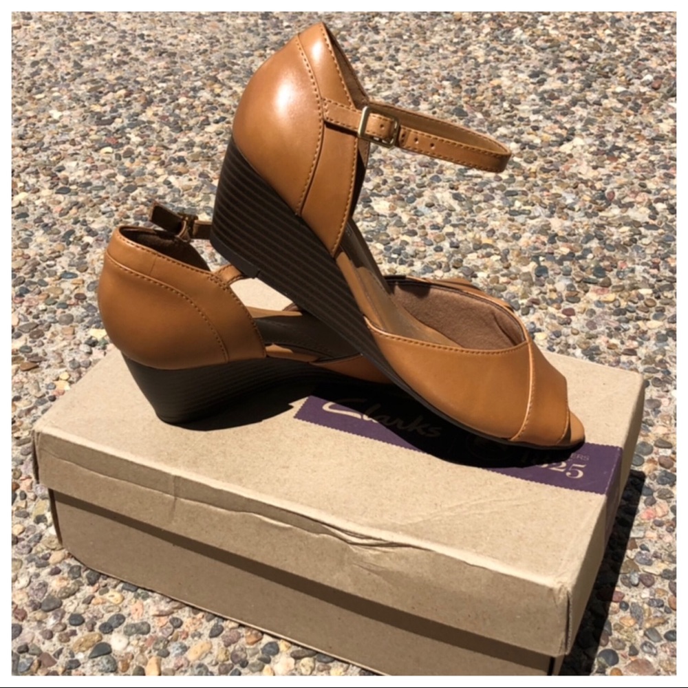 NWT Clarks Wedge Sandal